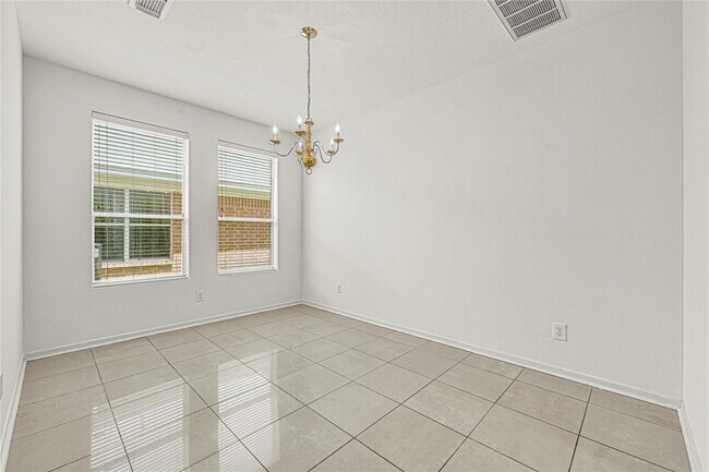 Building Photo - 19438 Hillside Springs Cir