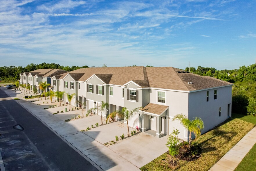 Building Photo - 11881 Mountain Retreat Ln