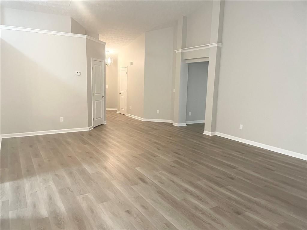 Building Photo - 2715 Sterling Creek Pointe