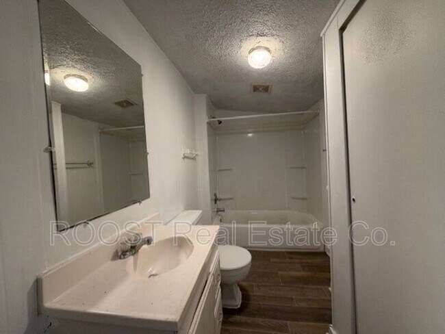 Building Photo - 1961-1963 Kenton St.