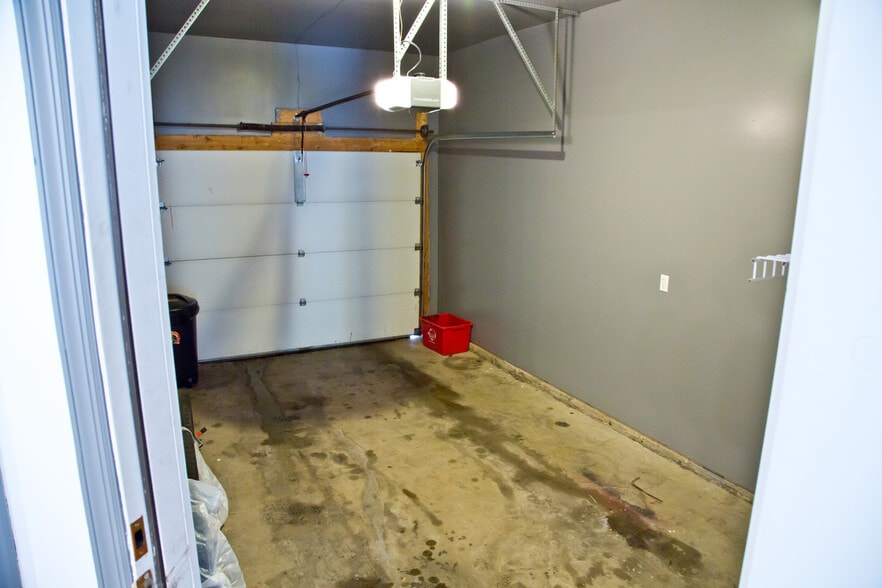 Building Photo - 1460 Blue Course Dr