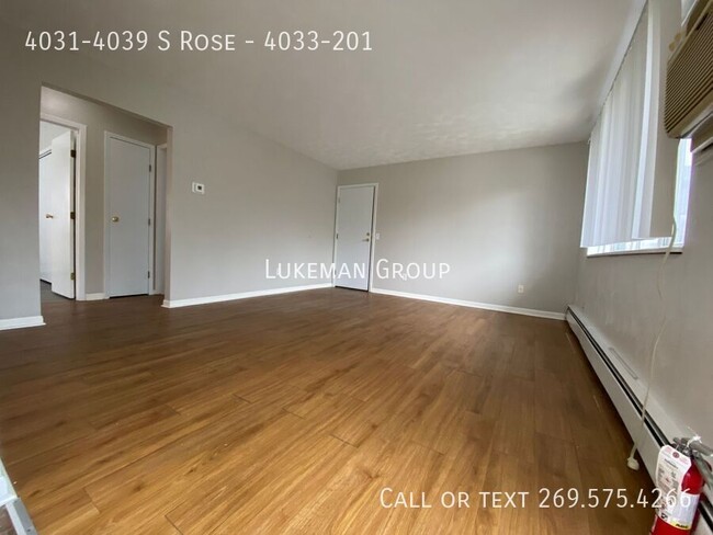 Building Photo - 4033 S Rose St # 201 2BD/1BATH Oakhurst Ap...