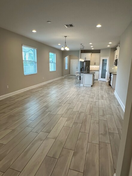 Building Photo - 5350 Costa Del Sol Dr