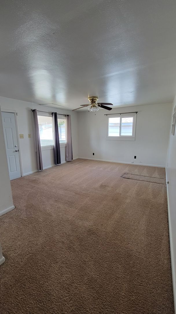 Building Photo - Charming 3-Bedroom Home Just 12 Blocks from CMU!