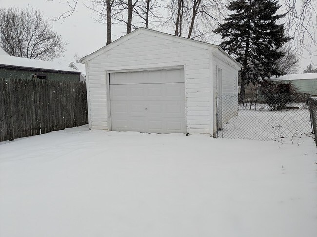 Building Photo - 110 Ashwood Dr
