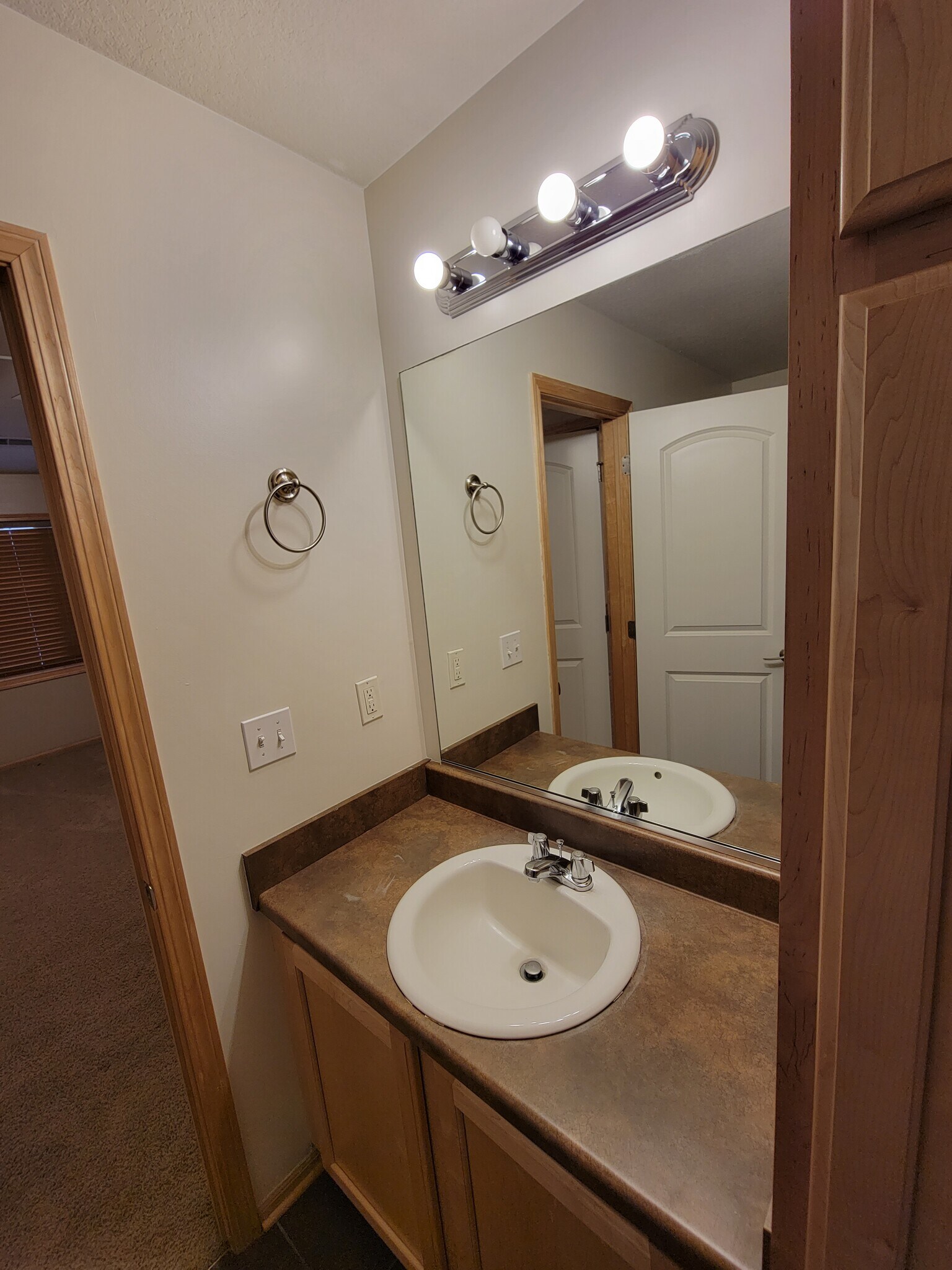 Building Photo - 2900 SE Glenstone Dr