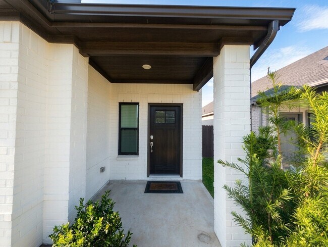 Building Photo - 18122 Sonresa Wy