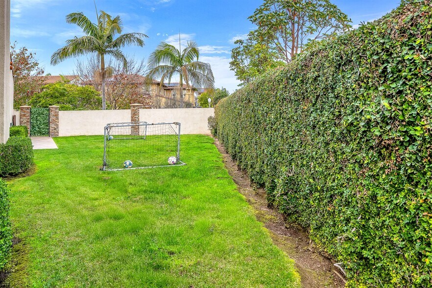 Building Photo - 8001 Ocean Bluff Dr