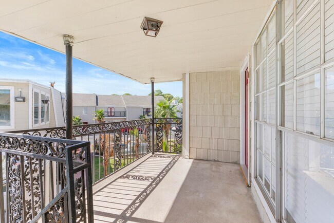 Building Photo - 14814 Perthshire Rd