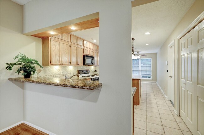 Building Photo - 60 W Indian Sage Cir