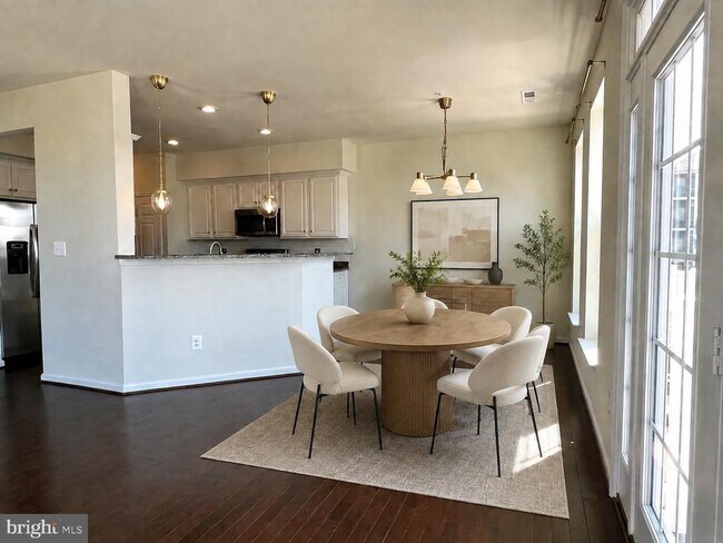 Building Photo - 5845 Bella Marie Wy