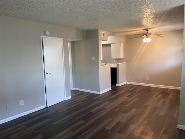 Building Photo - 3300 Edgewood Dr