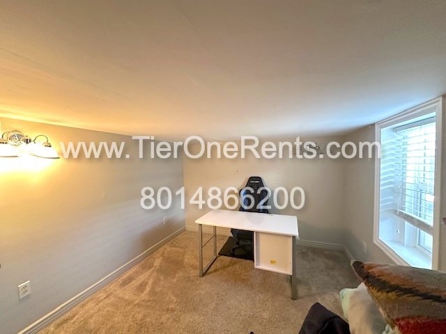 Building Photo - This property offers a NO DEPOSIT option available for qualified renters!