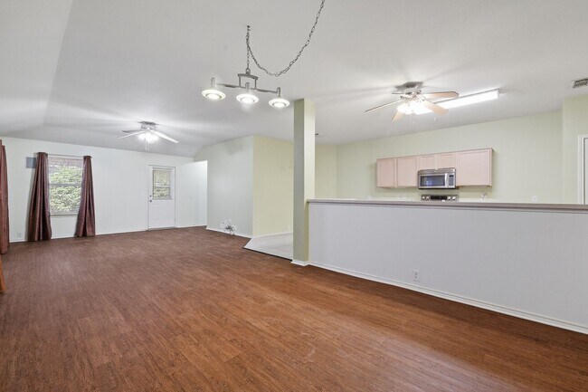 Building Photo - ***APPLICATION CURRENTLY UNDER REVIEW***Well-Maintained One-Story in Woodthorn Subdivision