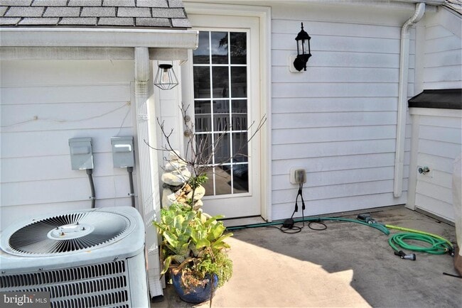 Building Photo - 426 N Thomas St