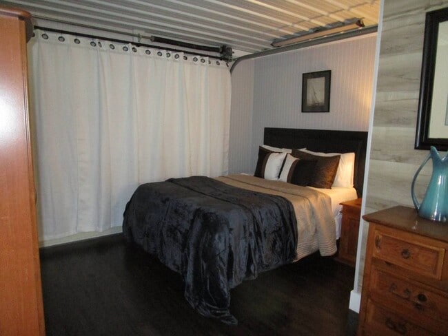 Building Photo - 362 Sunshine Ave