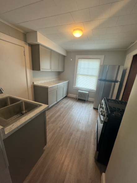 Building Photo - 12 Rogers St