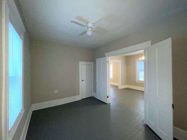 Building Photo - 1984-1984 W 54th St