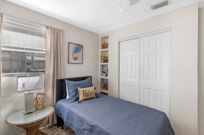 Building Photo - 631 Calhoun St