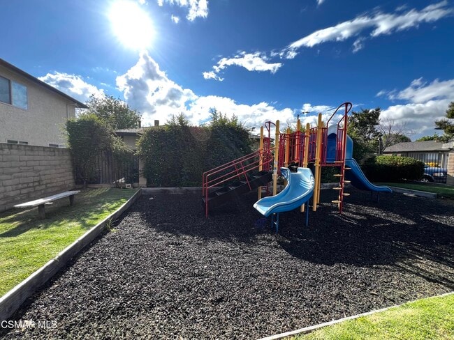 Building Photo - 2002 Calle La Sombra