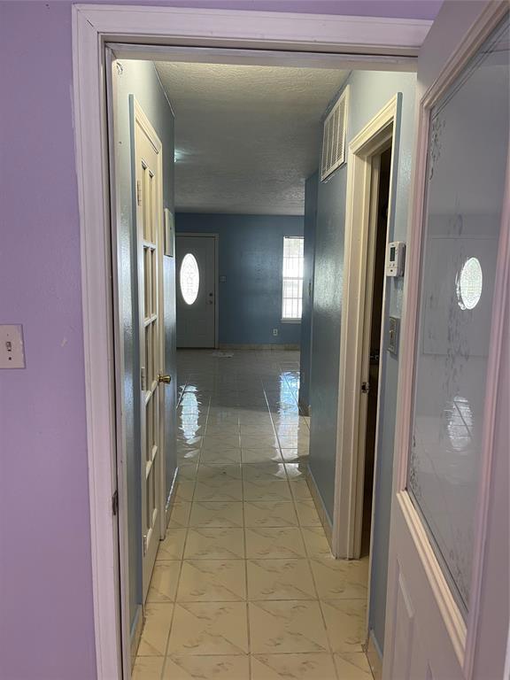 Building Photo - 1405 Shadowdale Dr
