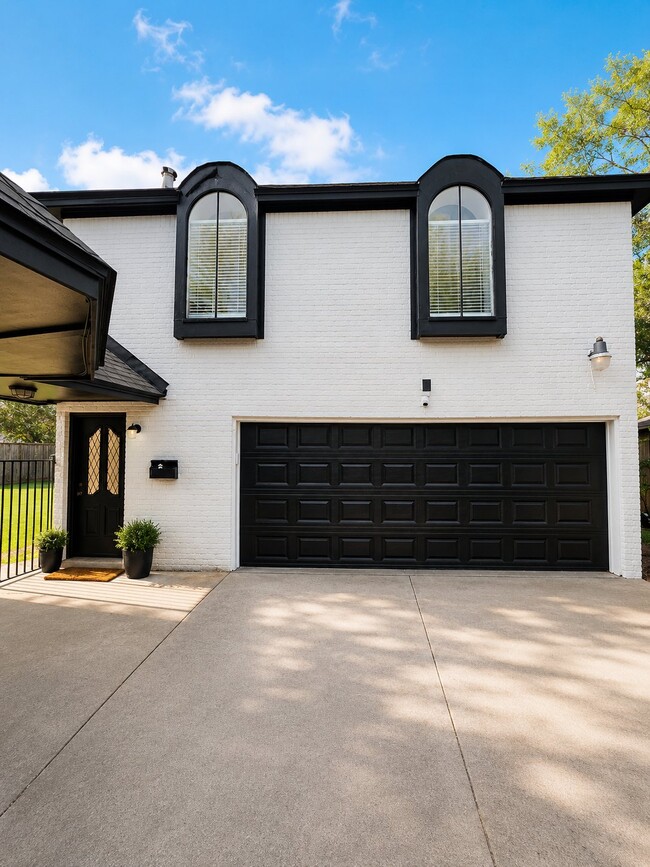Building Photo - 2842 W Pebble Beach Dr