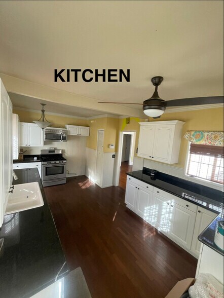 Building Photo - 515 S Indiana St