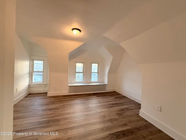 Building Photo - 1104 Dartmouth St