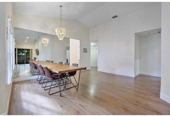 Building Photo - 6165 NW 77th Pl