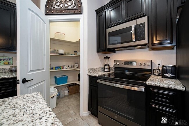 Building Photo - 27266 Mesquite Ave