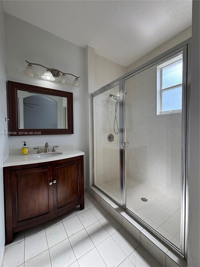 Building Photo - 4931 N Harbor Isles Dr