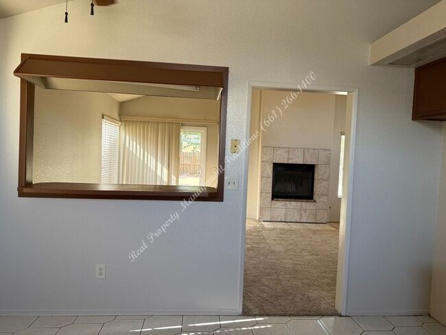 Building Photo - *** Please call us @ 661-266-1400 for info...