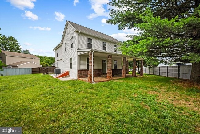 Building Photo - 1520 Dorchester Ave