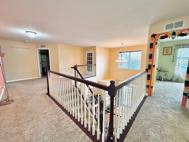 Building Photo - ONE OF A KIND 5bed/4bath!  *HOME THEATER* ...