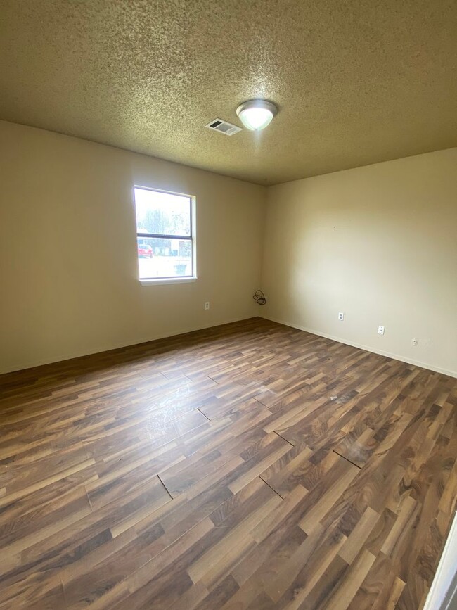 Building Photo - 1130 Flat Rock Cir