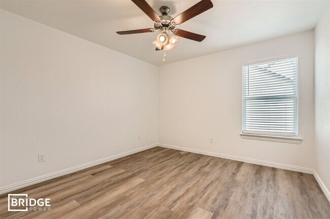 Building Photo - 5501 Wynwood Dr