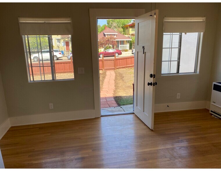 Building Photo - 2103 Island Ave