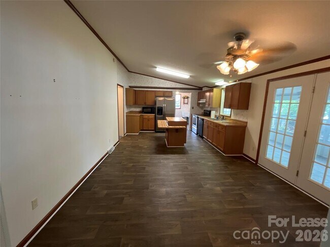 Building Photo - 447 Kemp Rd