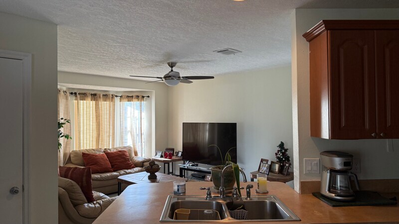 Building Photo - 202 Olivewood Ct