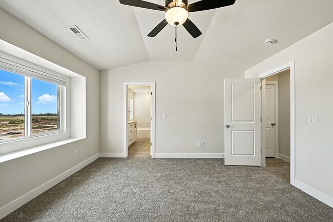 Building Photo - Brand New Home!