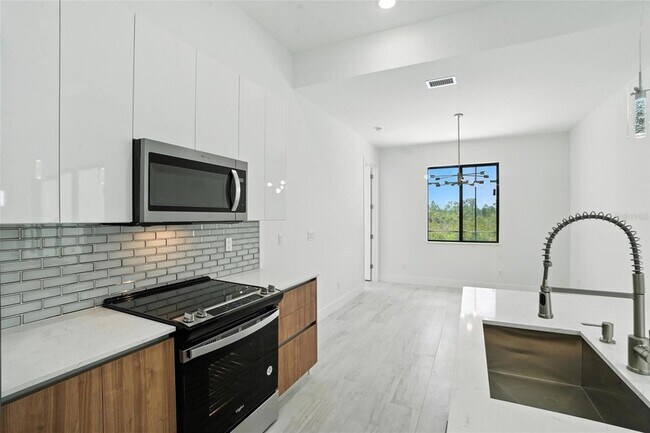 Building Photo - 8348 Walden St