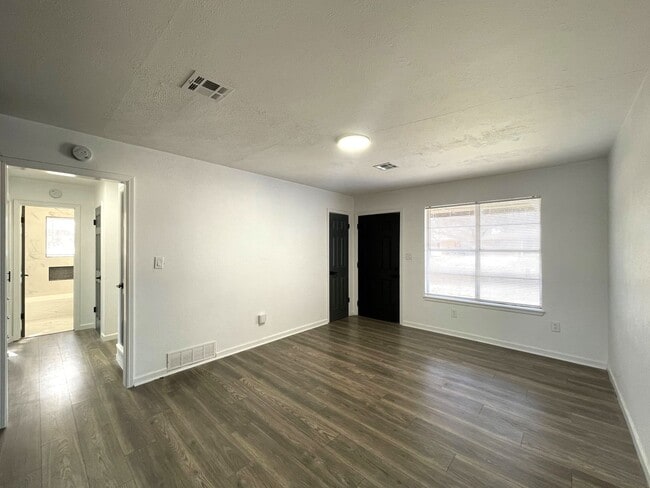 Building Photo - 5304 Monte Pl