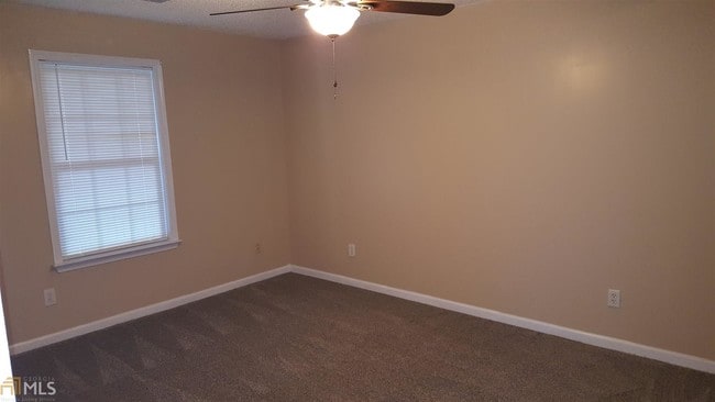 Building Photo - 1731 Summerwoods Ln