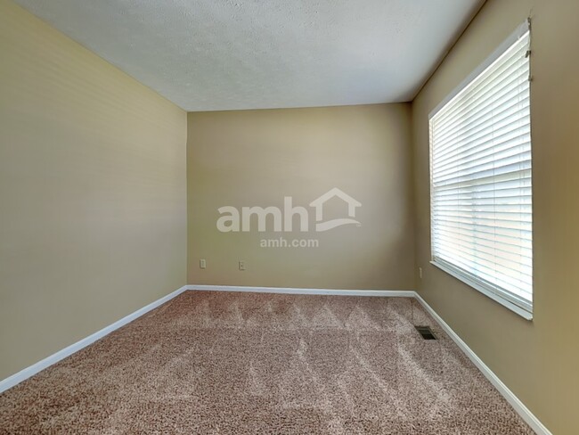 Building Photo - 998 Grandstone Ct