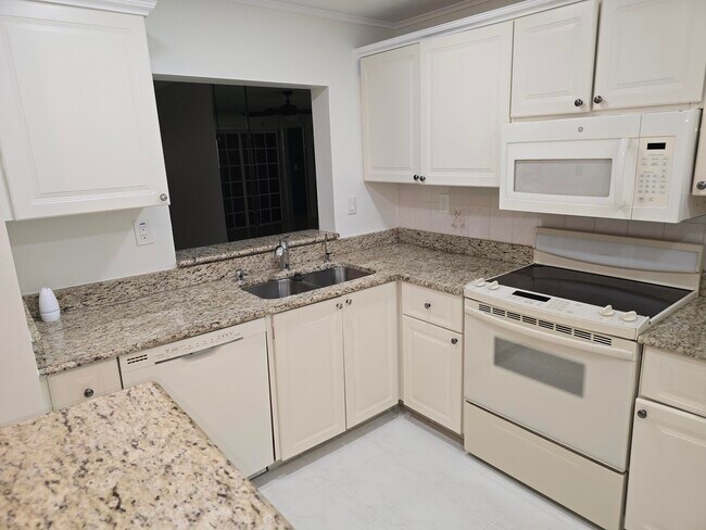 Building Photo - 9413 Boca Cove Cir