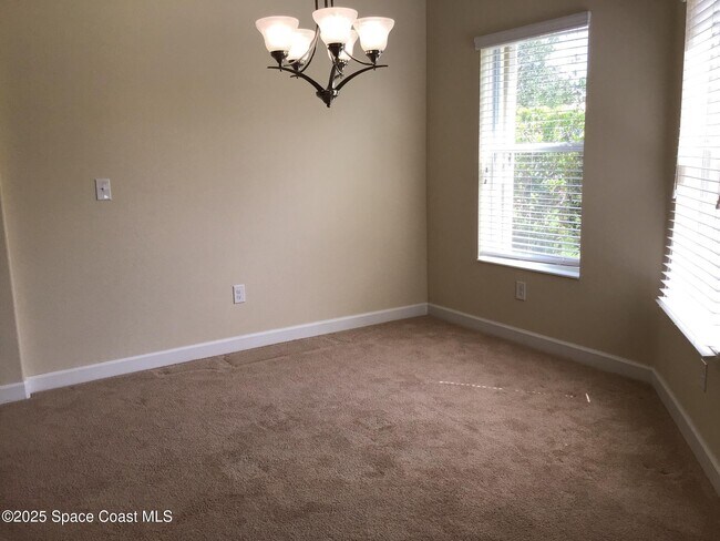 Building Photo - 6008 Van Ness Dr