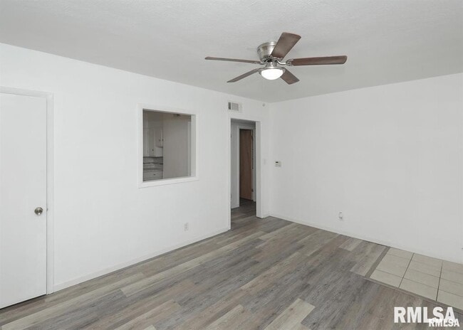 Building Photo - 609 23rd St
