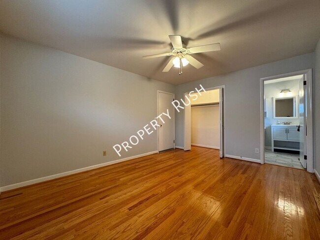 Building Photo - 2307 Arroyo Dr