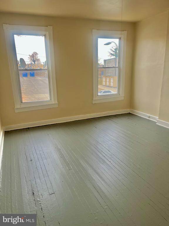 Building Photo - 1822 N Milton Ave