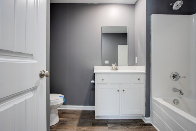 Building Photo - 138 Main St N